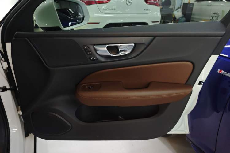 Used Volvo S60 2022 B4 Zhiyuan Luxury Edition
