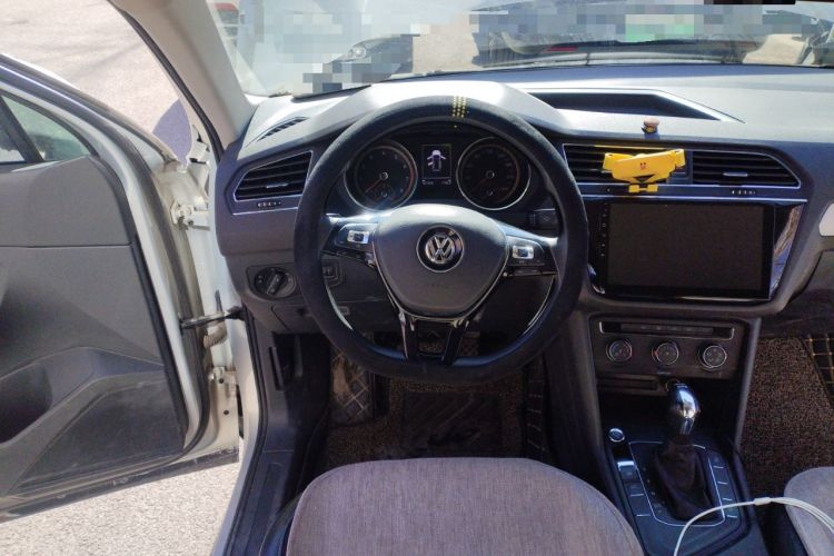 Used Volkswagen Tiguan L 2020 330TSI Automatic Two-Wheel Drive Luxury Edition China VI Standard
