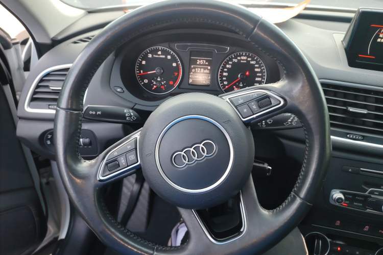 Used Audi Q3 2016 30 TFSI Fashion Model
