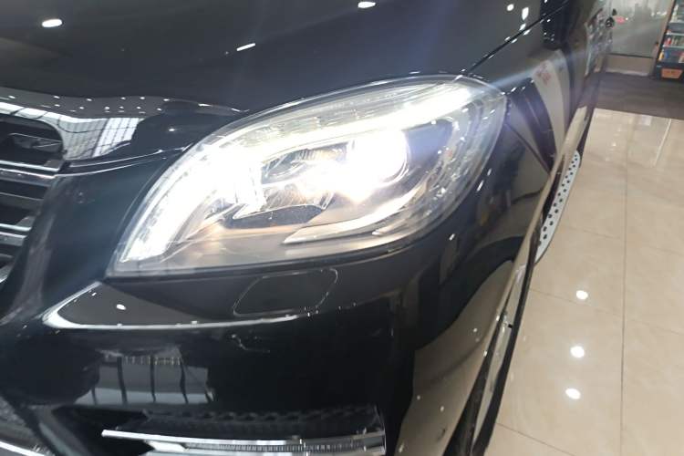 Used Mercedes-Benz M-Class 2014 ML 320 4MATIC
