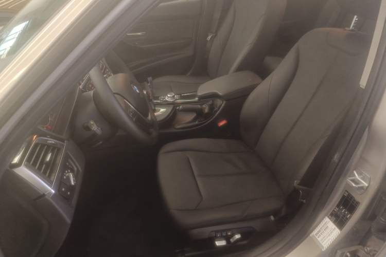 Used BMW 3 Series 2016 320i Fashion Model
