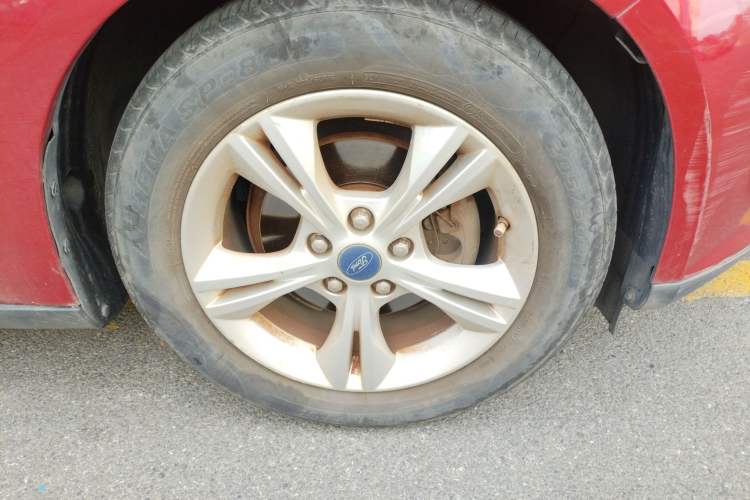 Used Ford Focus 2012 Hatchback 1.6L Manual Fashion Edition