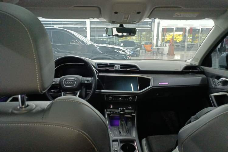 Used Audi Q3 2021 40 TFSI Fashion Dynamic Model