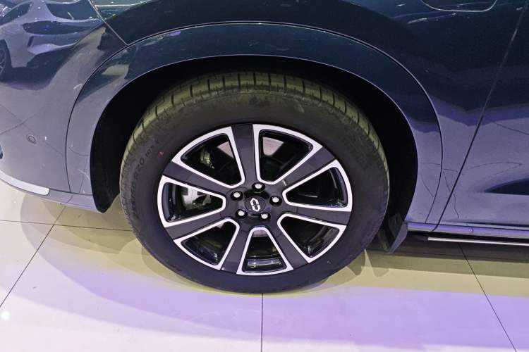 Used Hima AITO M7 2024 1.5T Intelligent Drive Rear-Drive Ultra Version 5 Seats
