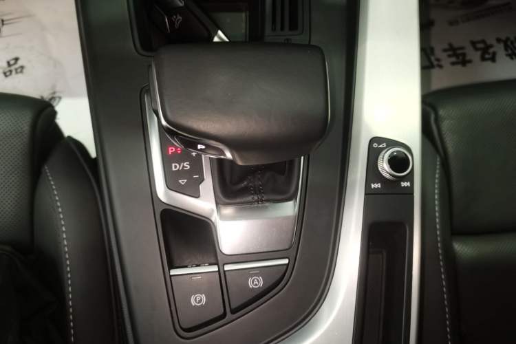 Used Audi A4L 2024 40 TFSI Fashion Dynamic Model
