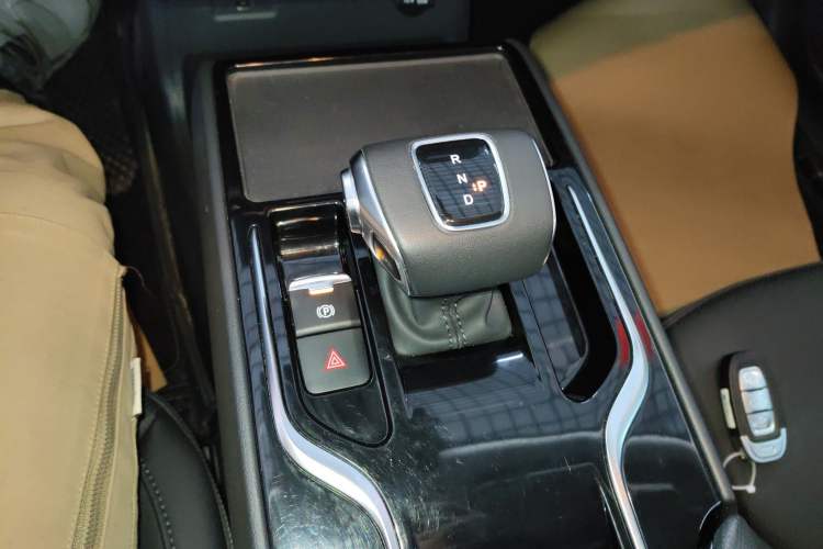 Used Hongqi E-QM5 2024 450km Range Commuter Version
