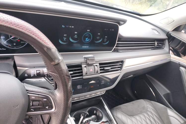 Used Hongqi HS5 2022 Revised Version 2.0T Smart Connect Flagship Edition
