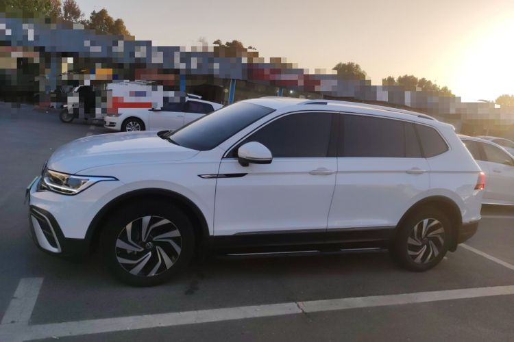 Used Volkswagen Tiguan L 2023 Revised Version 330TSI Automatic Two-Wheel Drive Smart Enjoyment Edition
