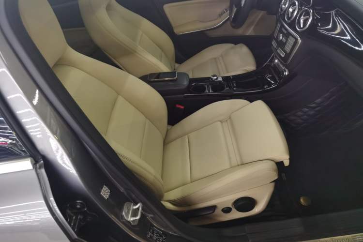 Used Mercedes-Benz GLA 2016 GLA 200 Fashion Model
