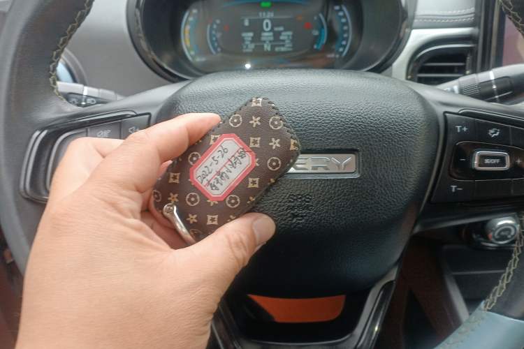 Used Chery Little Ant 2022 Revised Version Sweet Pink Edition Half-Sugar Version Lithium Iron Phosphate 30.7 kWh 30 kW 301 km
