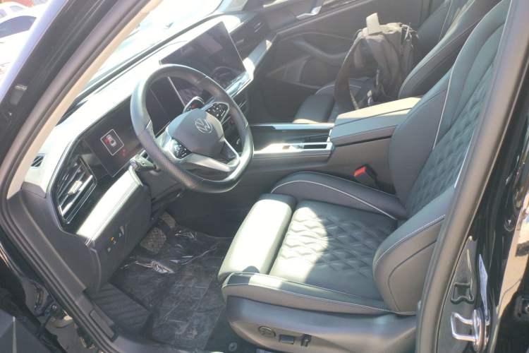 Used Volkswagen Magotan 2024 380TSI DSG Prestige Edition DaMai Package
