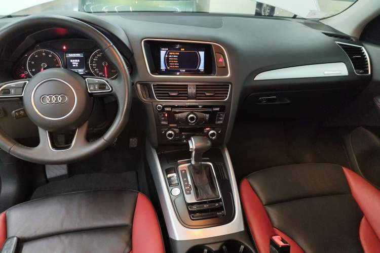 Used Audi Q5 2017 Plus 40 TFSI Technology Model