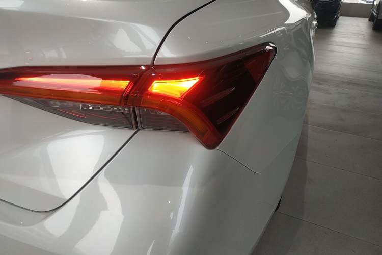 Used Toyota Avalon 2023 2.0L Premium Edition
