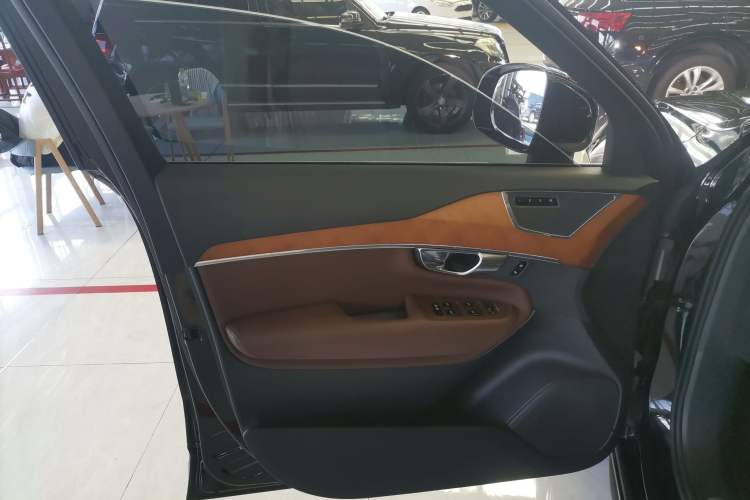 Used Volvo XC90 2020 Facelifted T6 Zhiyi Luxury 7-Seater
