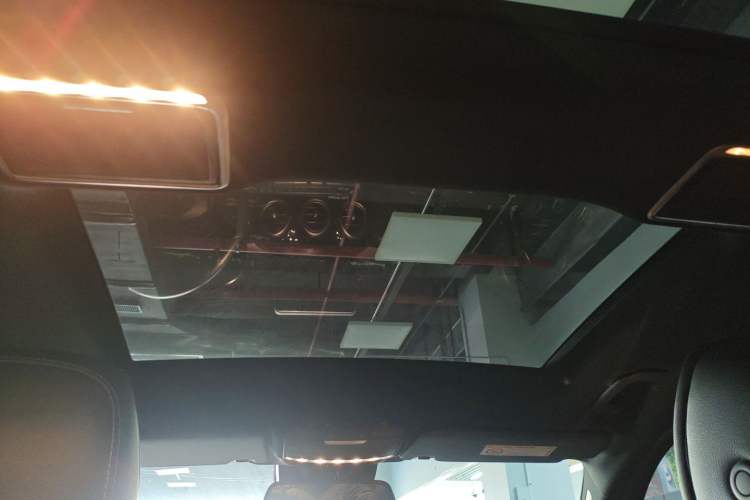 Used Mercedes-Benz GLC 2019 Facelift GLC 260 L 4MATIC Luxury Model