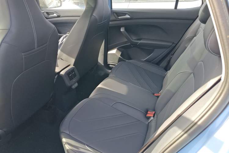 Used Volkswagen Tharu 2025 NewRui 300TSI Prestige Edition
