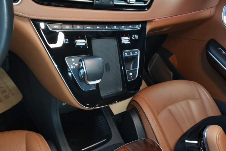 Used Hongqi HQ9 2023 2.0T Smart Connect Flagship Edition