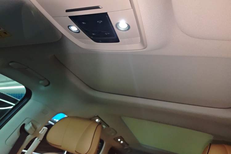 Used Denza D9 2024 DM-i 980 Four-Wheel Drive Prestige Model
