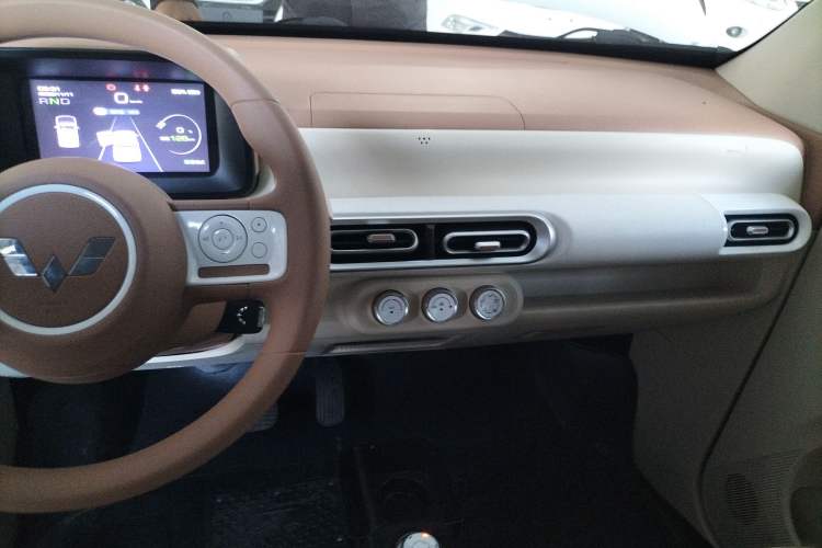 Used Wuling Hongguang MINIEV 2024 3rd Generation 215km Youth Edition
