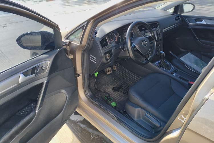 Used Volkswagen Golf 2015 1.4TSI Automatic Comfort Model
