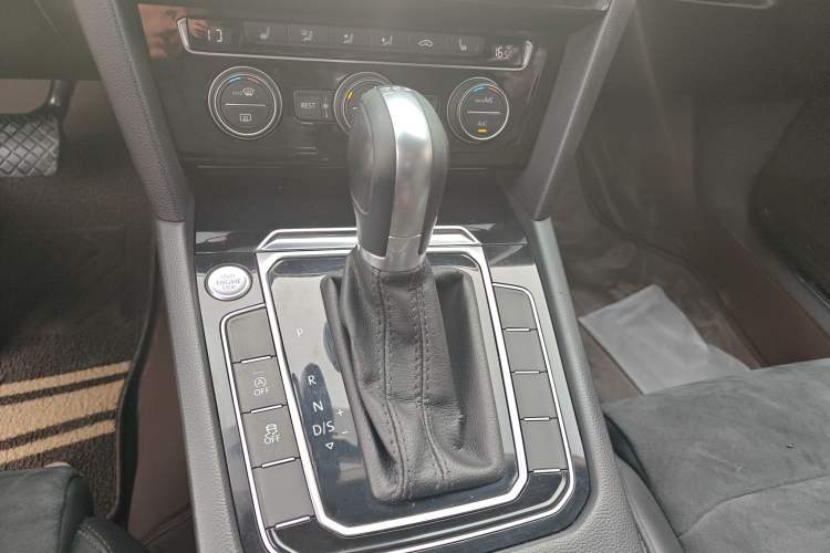 Used Volkswagen Magotan 2017 380TSI DSG Luxury Model
