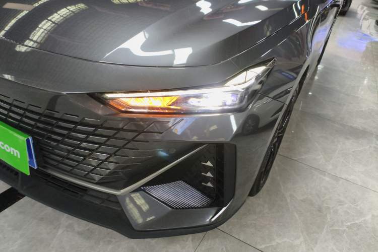 Used Changan UNI-V 2023 1.5T Prestige Model
