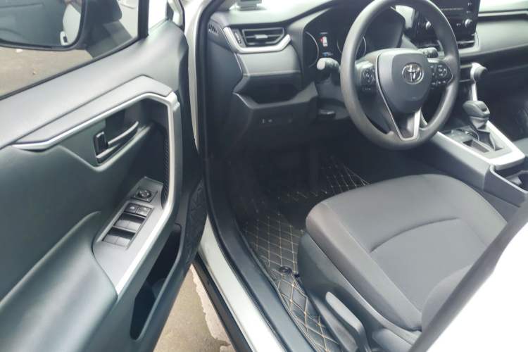 Used Toyota RAV4 2020 2.0L CVT Two-Wheel Drive Urban Edition
