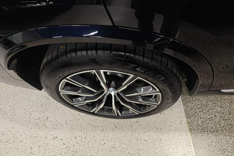 Used BMW X5 2023 xDrive 30Li M Sport Package