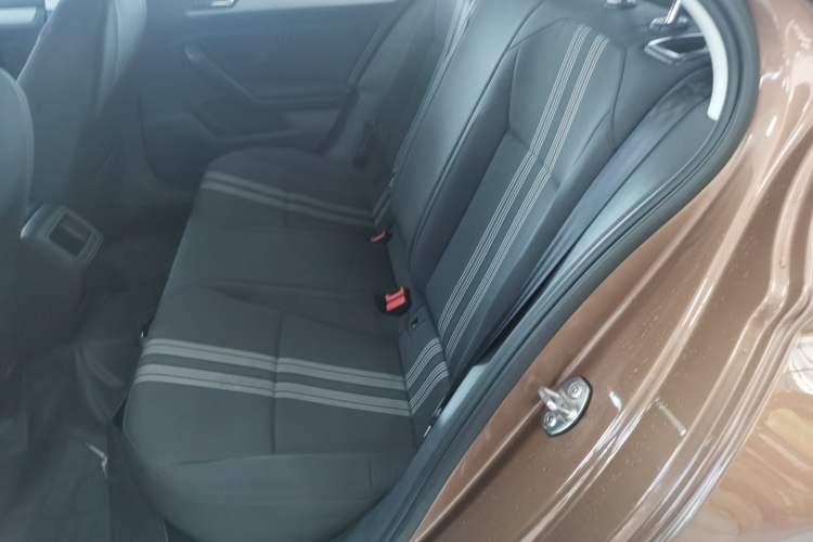 Used Volkswagen Lamando 2017 230TSI DSG Fashion Edition
