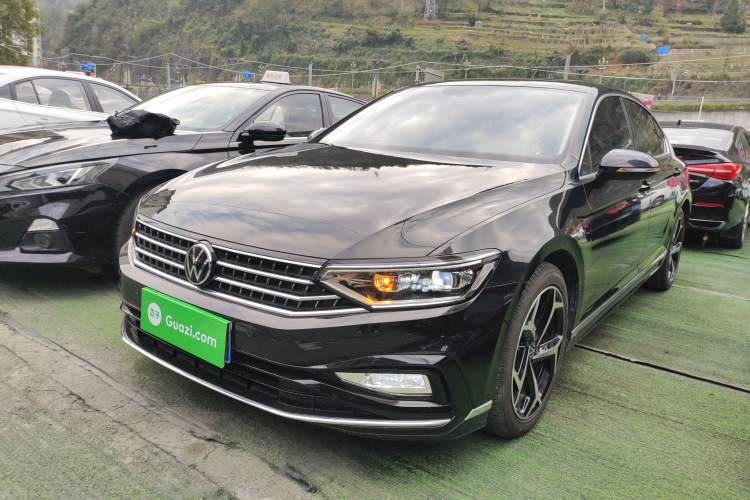 Used Volkswagen Magotan 2023 2 Million Units Limited Edition 330TSI DSG Leading Version
