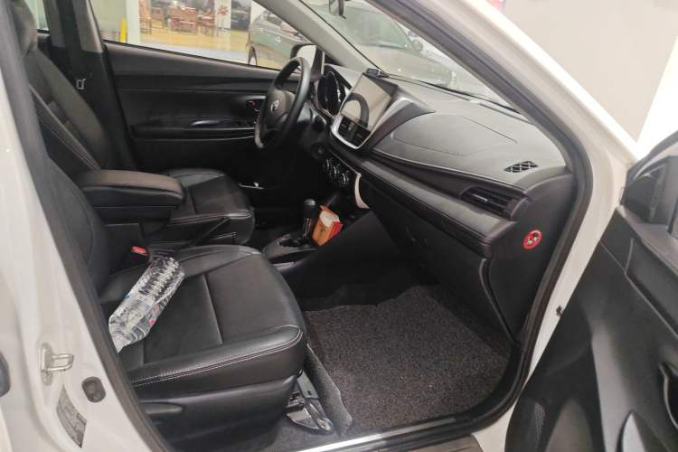 Used Toyota YARiS L 2017 1.5E CVT Dynamic Edition
