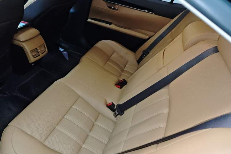 Used Lexus ES 2016 200 Midnight Special Limited Edition
