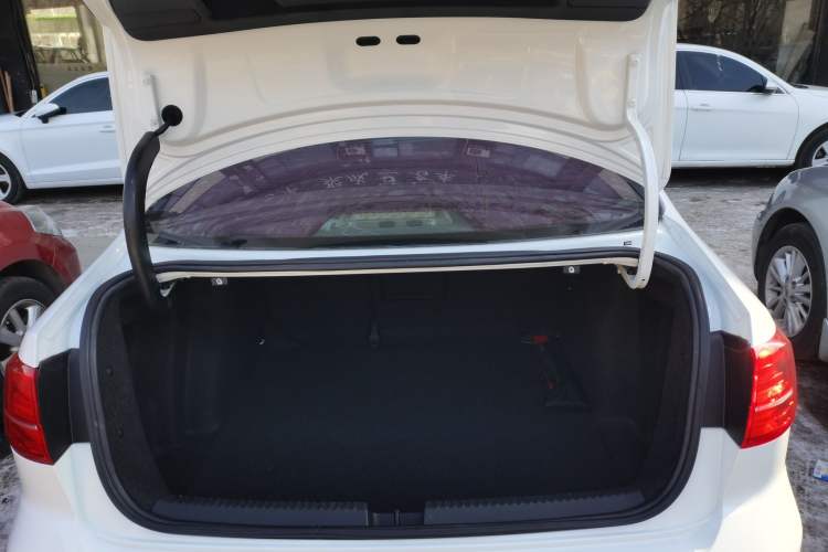 Used Volkswagen Sagitar 2017 230TSI Automatic Comfort Version