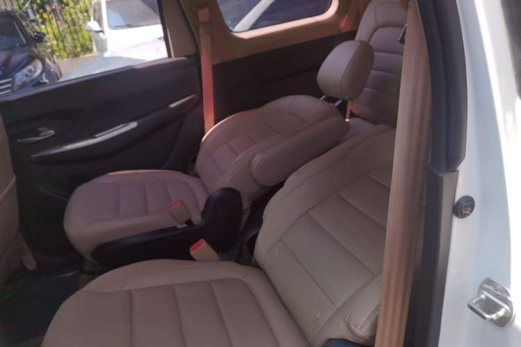 Used Wuling Hongguang 2019 1.5L S Comfort Edition China VI LAR
