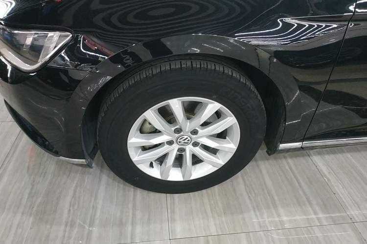 Used Volkswagen Magotan 2017 280TSI DSG Comfort Model
