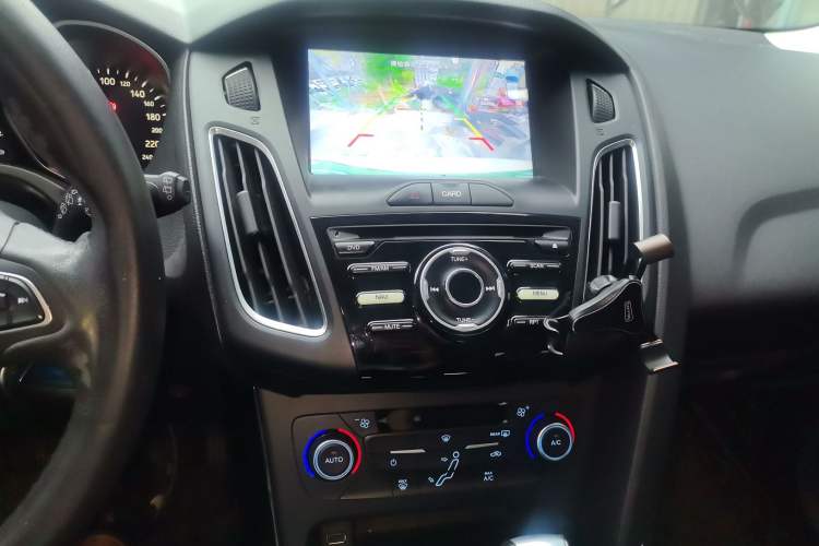 Used Ford Focus 2018 Two-Door Classic EcoBoost 125 Automatic Supercharged Style SmartDrive Edition
