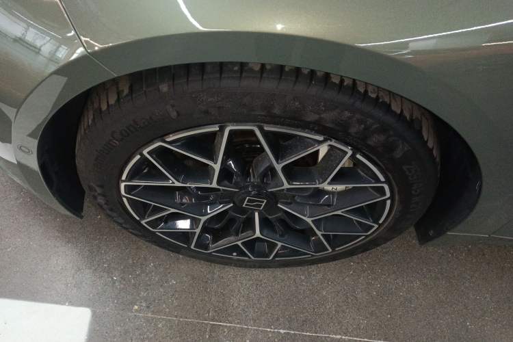 Used Zeekr 001 2025 YOU Edition 100 kWh All-Wheel Drive