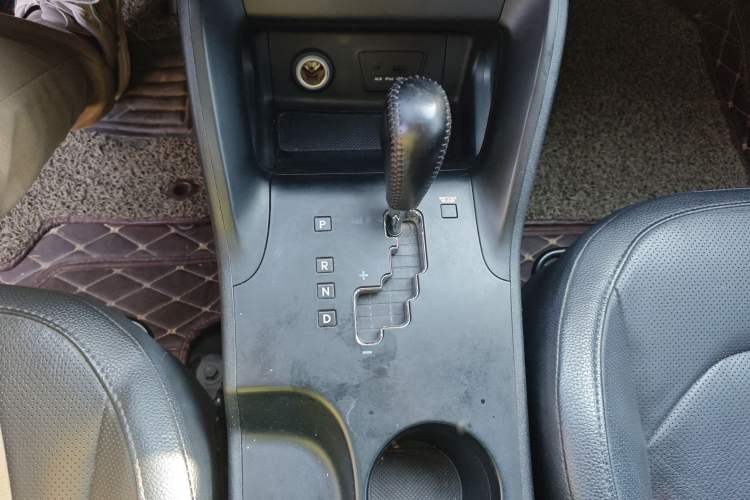 Used Hyundai ix35 2015 2.0L Automatic 2WD Smart Type China IV
