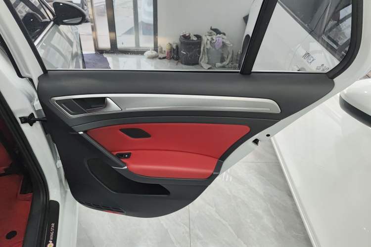 Used Volkswagen Golf 2020 Zhiai Edition 200TSI DSG Comfortable & Ambitious Version
