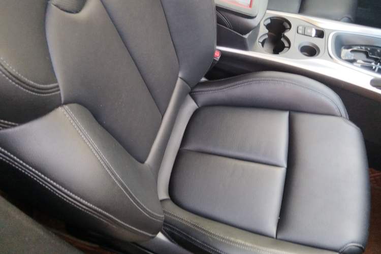 Used Renault Kadjar 2017 2.0L Two-Wheel-Drive Leading Edition
