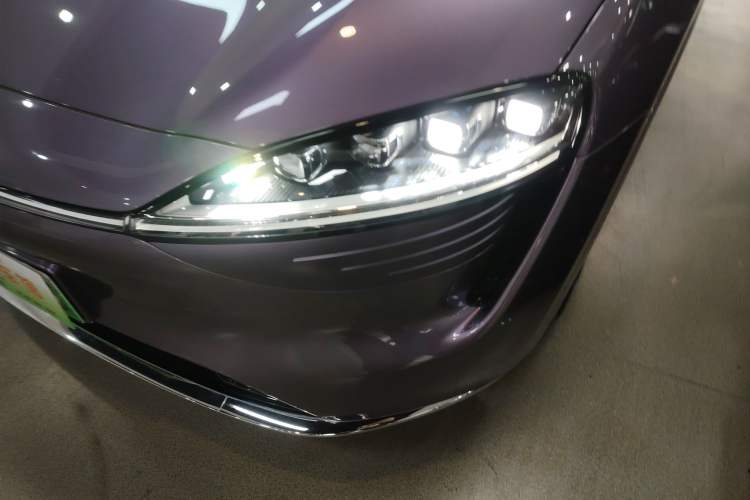 Used Hima Luxeed R7 2024 All-Electric 667 km Max
