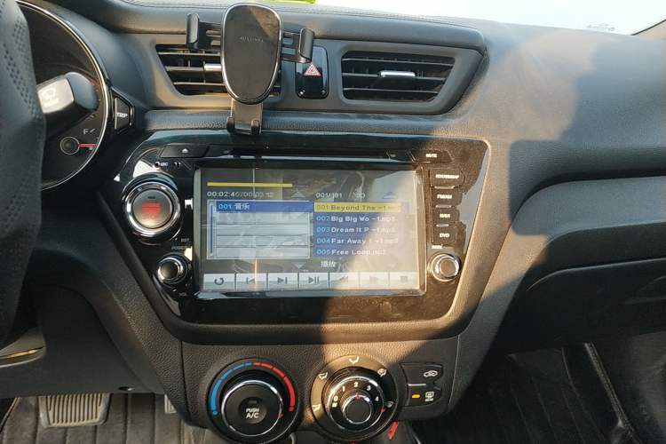 Used Kia K2 2012 Sedan 1.6L Automatic Transmission Premium Commemorative Edition