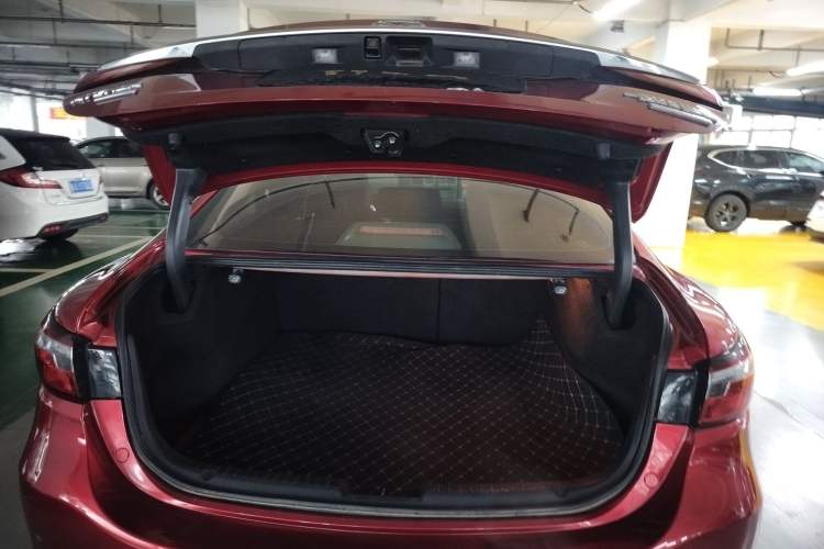 Used Mazda Atenza 2020 2.0L Blue Sky Luxury Edition
