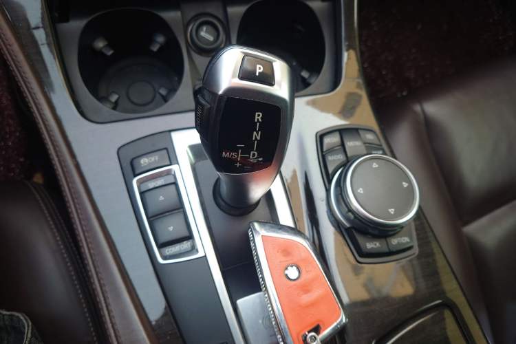 Used BMW 5 Series 2014 525Li Luxury Design Package
