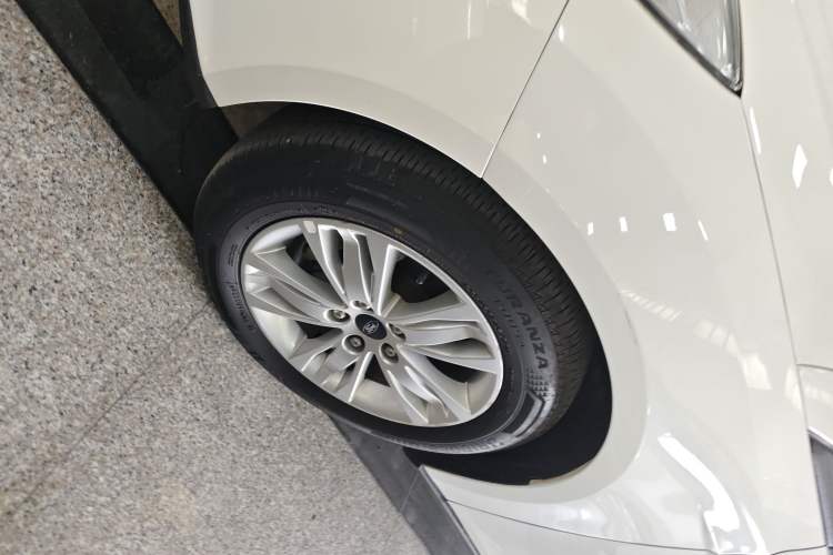 Used Ford Focus 2012 Sedan 1.6L Automatic Comfort Model
