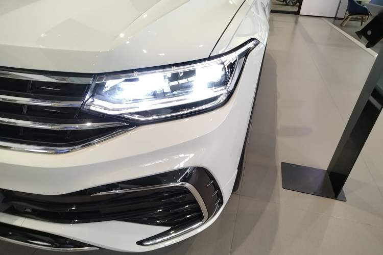 Used Volkswagen Tiguan L 2024 Outstanding Model 330TSI Automatic Two-Wheel Drive R-Line Dragon Glory Edition