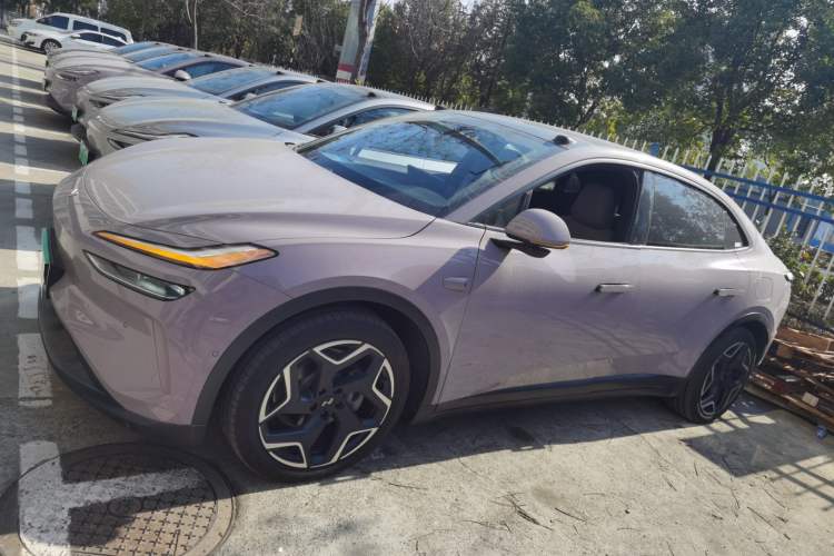 Used ONVO L60 2024 60 kWh All-Wheel Drive