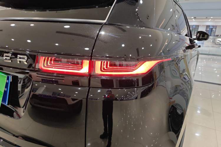 Used Land Rover Range Rover Evoque 2021 Range Rover Velar 249 PS R-Dynamic S Performance Edition
