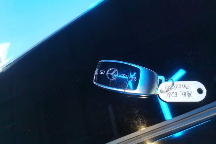 Used Mercedes-Benz E-Class 2023 Facelift E 260 L
