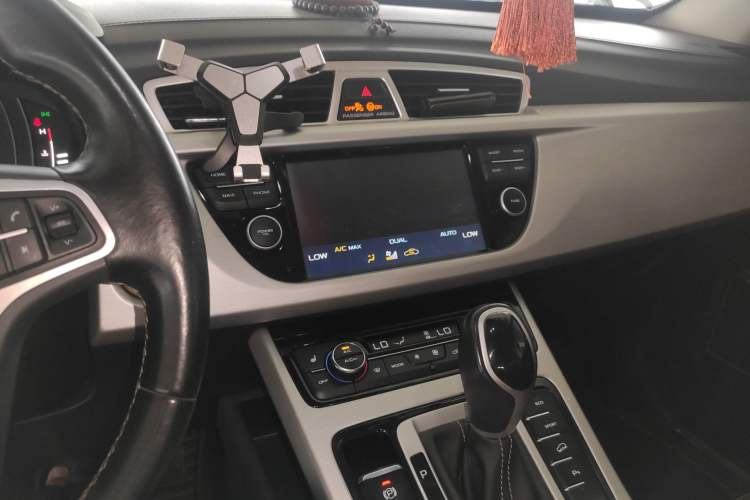 Used Geely Auto Emgrand X7 Sport 2016 1.8TD Automatic ZhiZun Version
